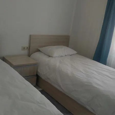 Blue White Aparthotel *