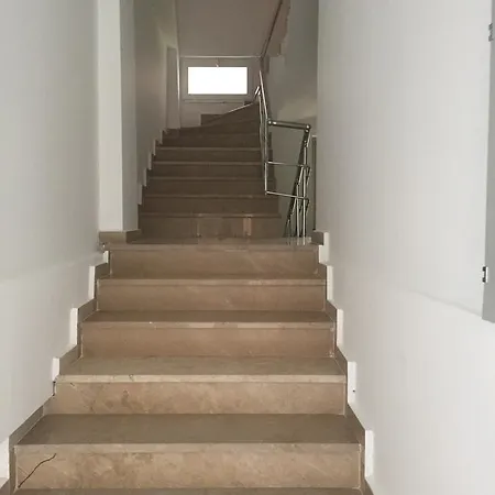 Blue White Aparthotel